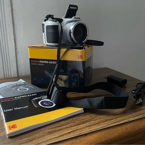 Kodak Pixpro Az421 White Digital Camera White NEW IN BOX Cámara Digital NUEVA